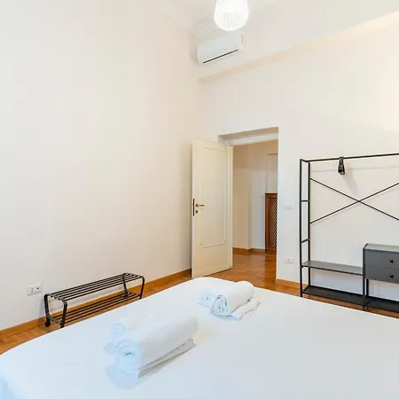 Maison Borghese * Rome